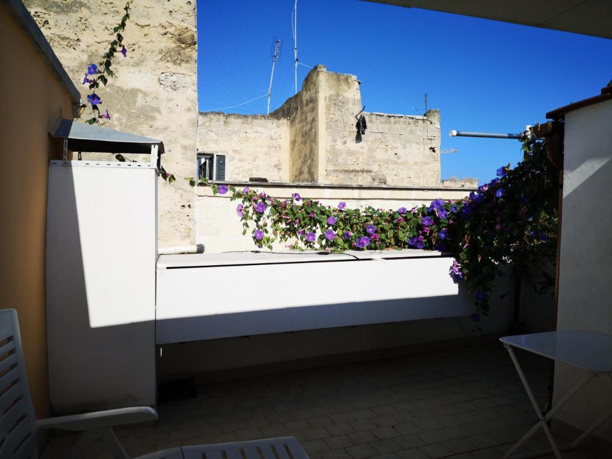 La Torretta Di Gigi - Soggiorno In Torre Medievale Bisceglie Luaran gambar